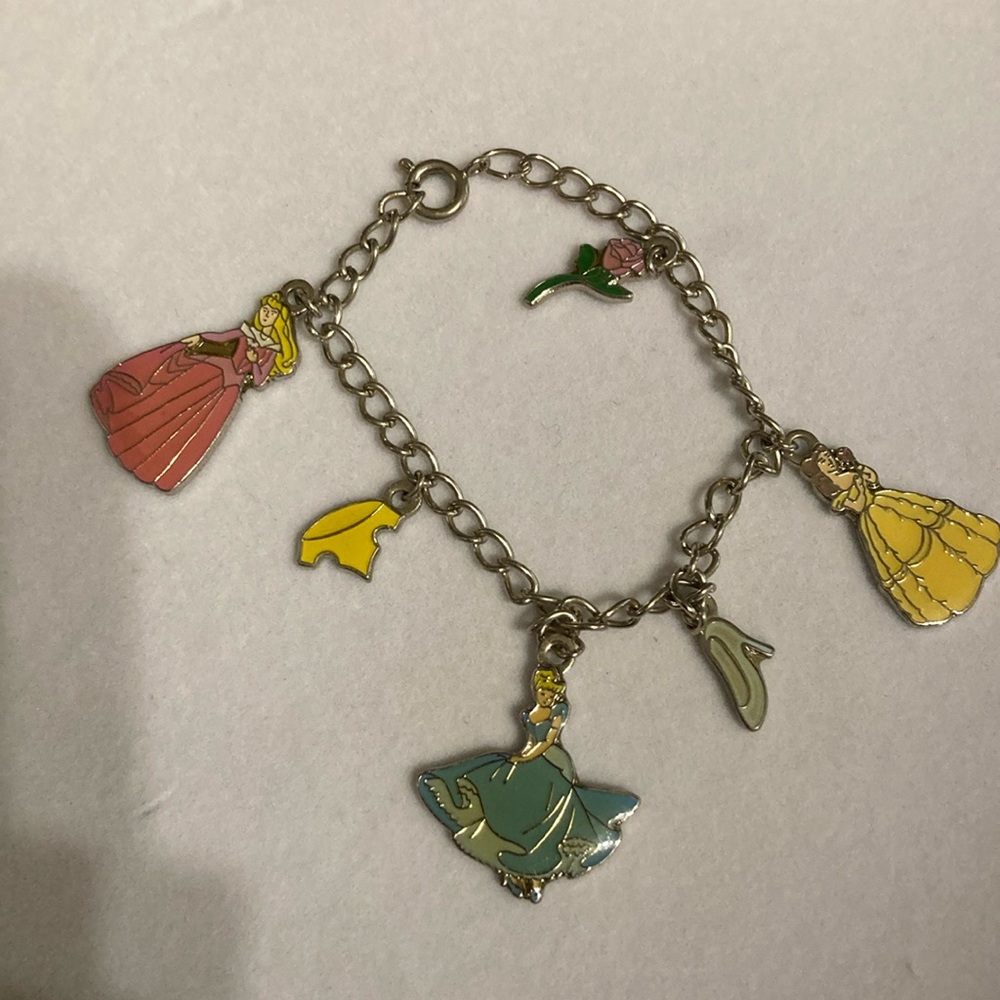 Disney Child’s princess charm bracelet. Pre owned condition ! For any princess